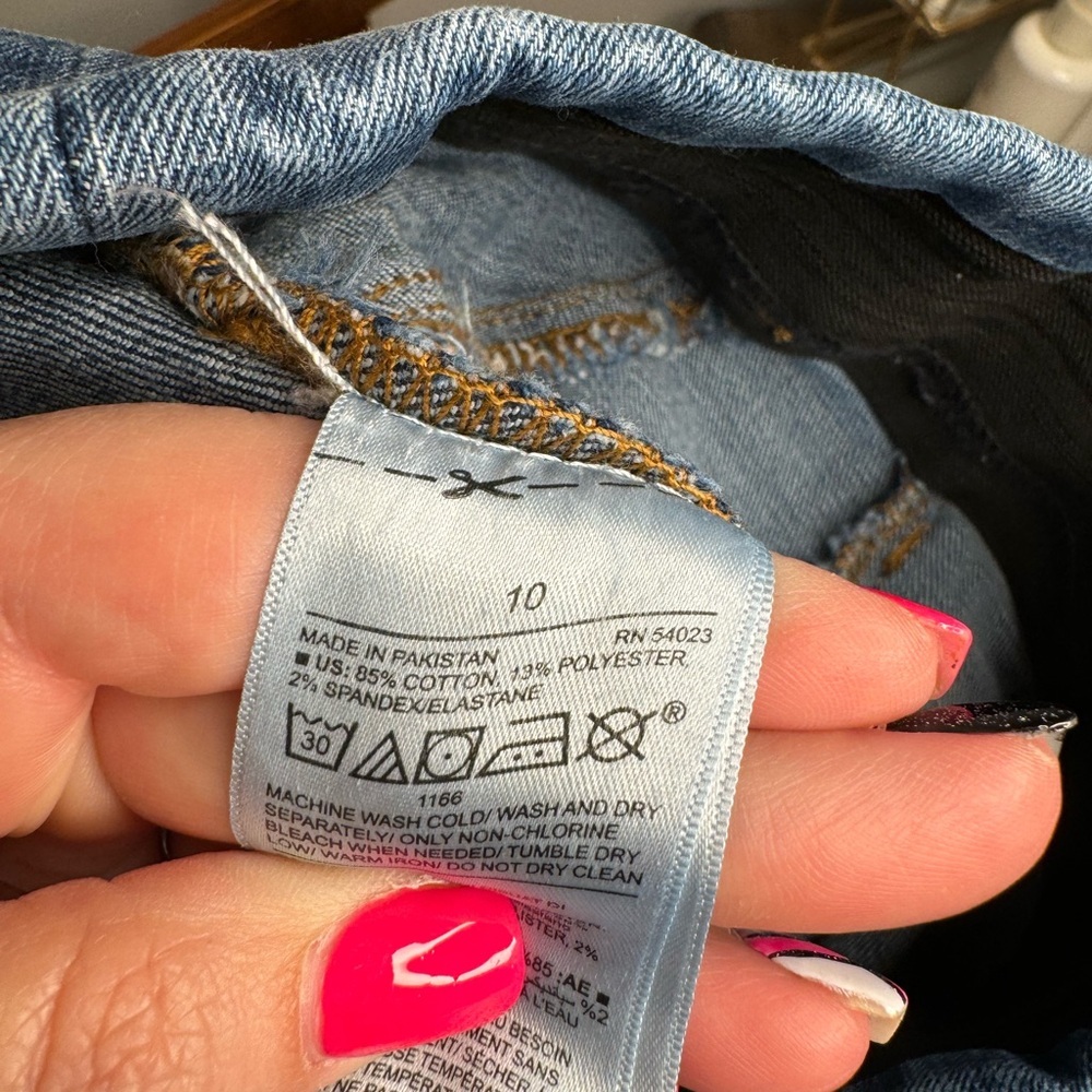 Women’s Pull-On Old Navy Rockstar Skinny Jeans - Picture 4 of 5
